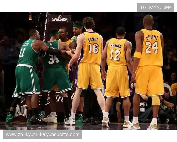 阿泰斯特在NBA的疯狂往事 冲突与铁血防守并存的球员