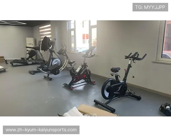 高效燃脂:探索上身健身器材的多样化选择与使用技巧 高效燃脂:探索上身健身器材的多样化选择与使用技巧